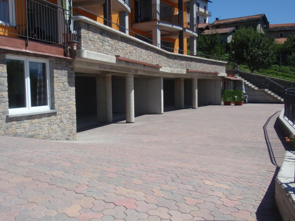 Residence Le Azalee & Spa Vercana Exterior photo